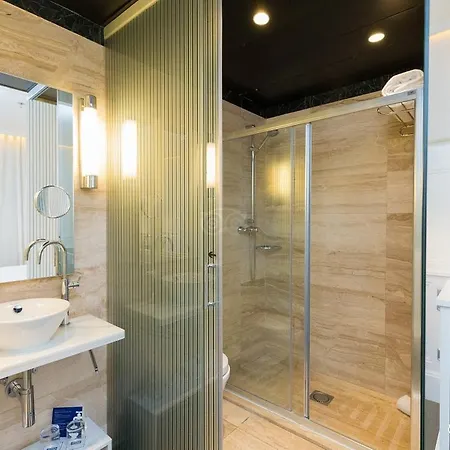 Blue Rain Hotel *